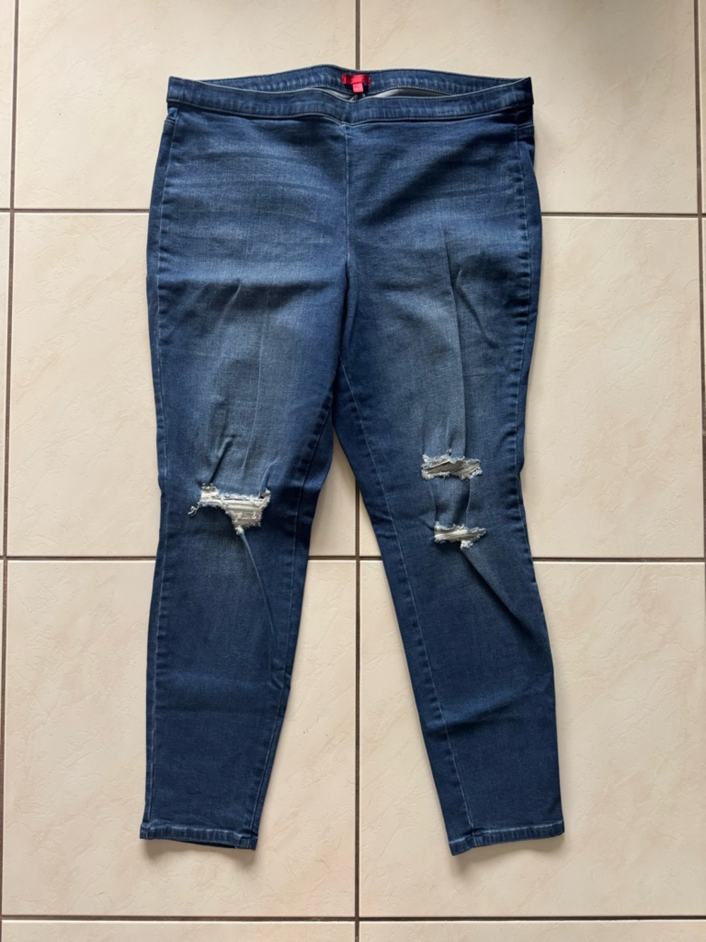 Jennifer Lopez Dark Blue Skinny Jeans with Knee Distress